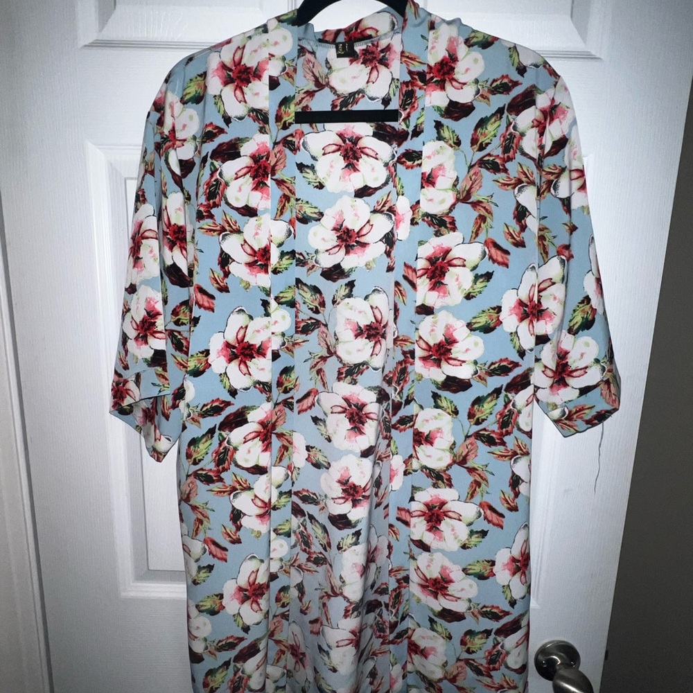 Revamped Blue Floral Kimono